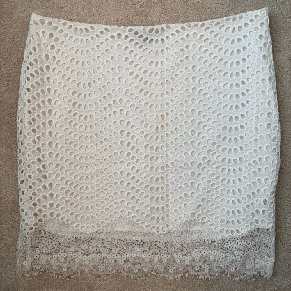 Ann Taylor White Lace Skirt Size 10 Eyelet Pencil Skirt Feminine Chic